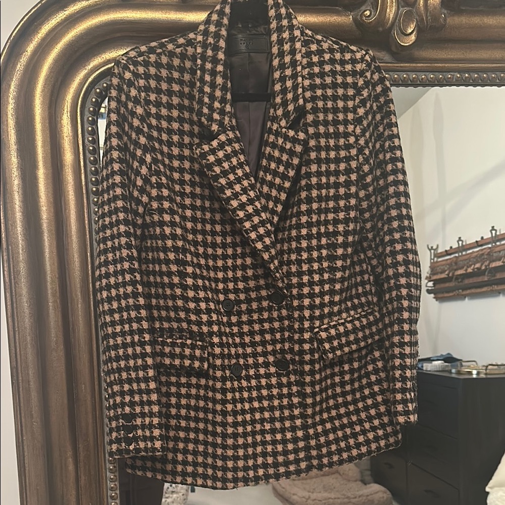 Gorgeous Blank NYC Houndstooth Blazer